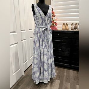 Vera Wang goddess dress hues of lavender and blue tie belt V neck sleeveless 14